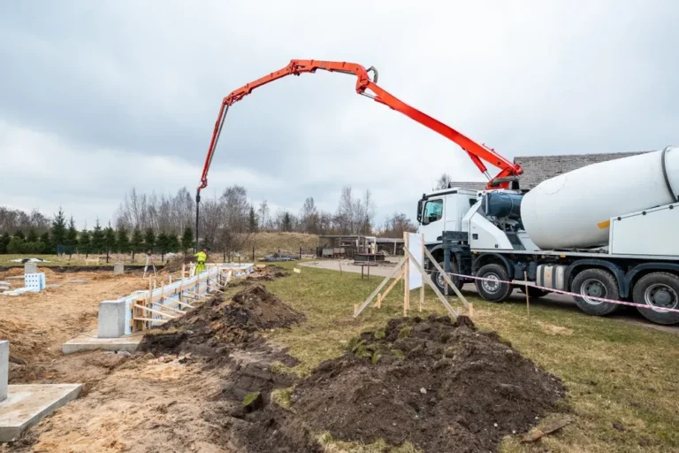 Boom Delivery Pipes